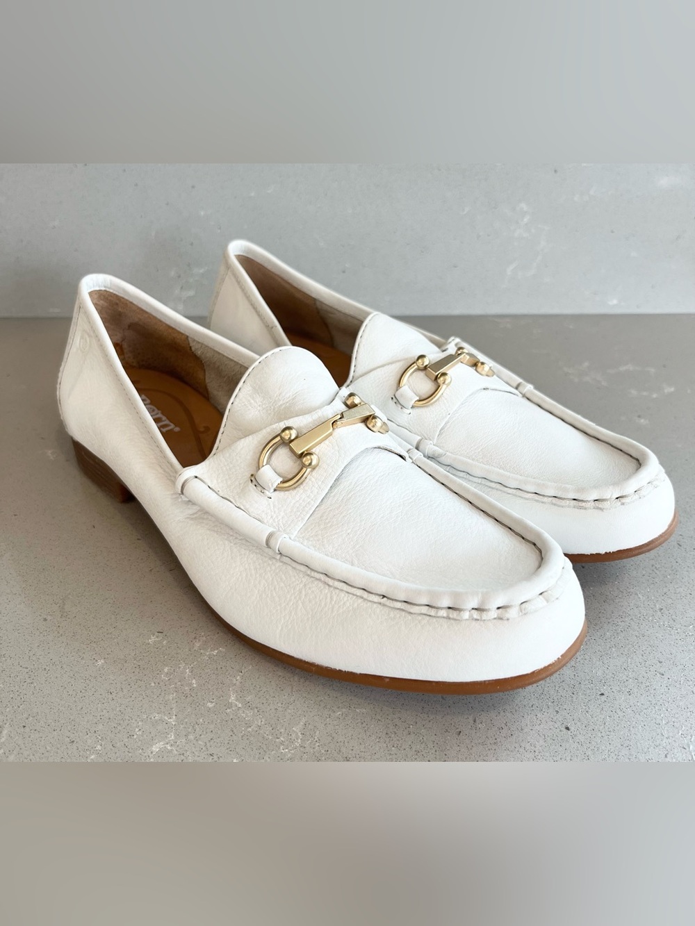Born White Leather Loafers Shoes Gold Buckle Women’s Size 10